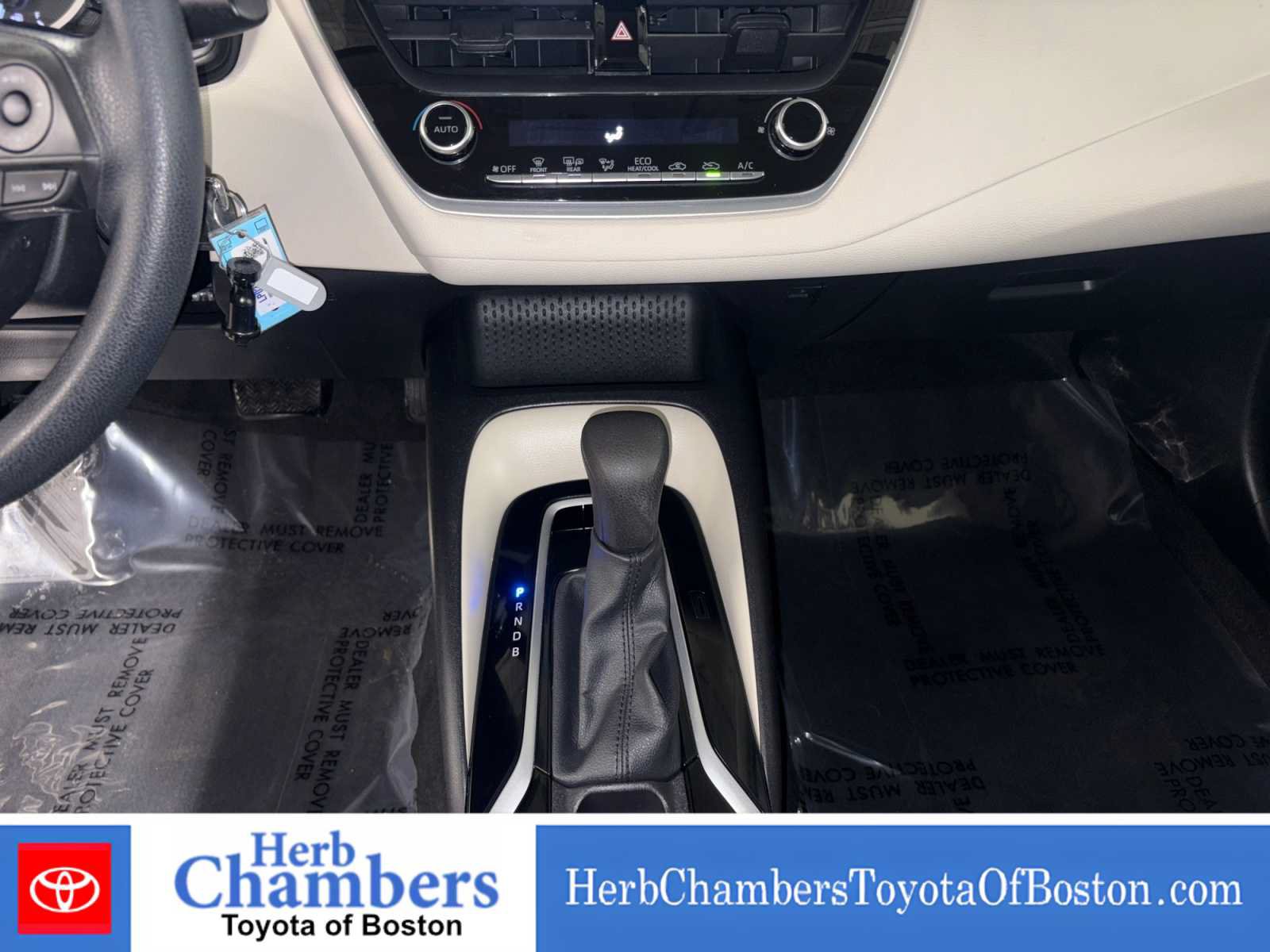 Used 2020 Toyota Corolla LE FWD image 14