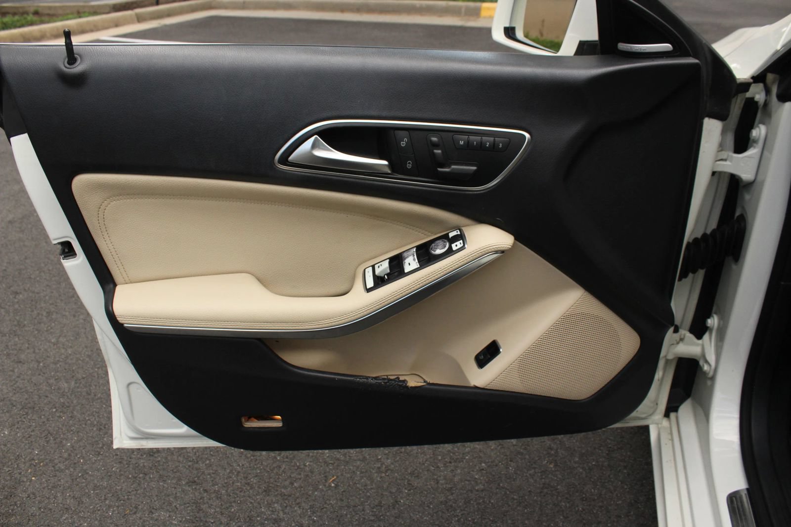 Used 2014 Mercedes-Benz CLA 250 4MATIC image 15
