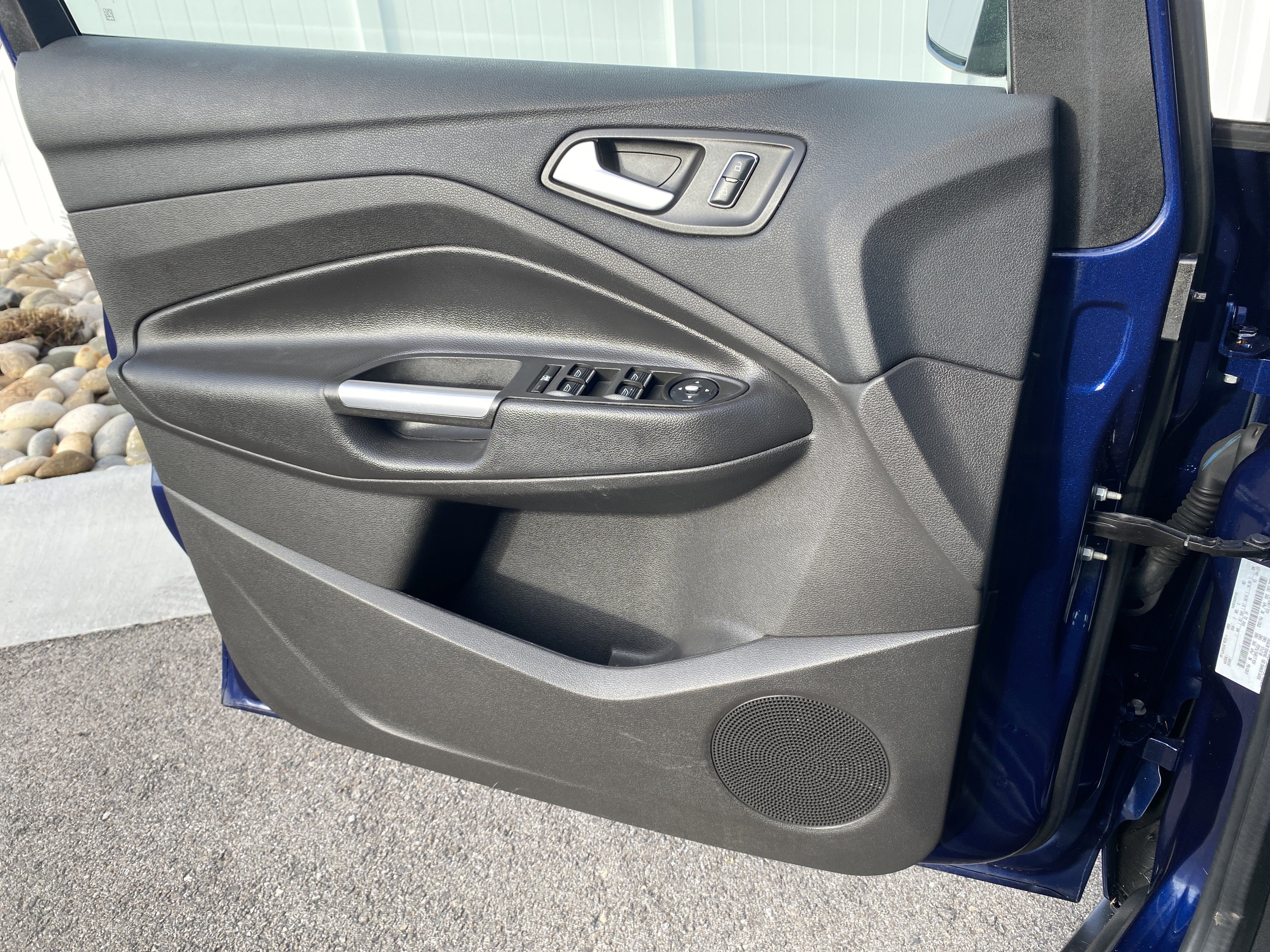 Used 2016 Ford C-MAX SE image 17