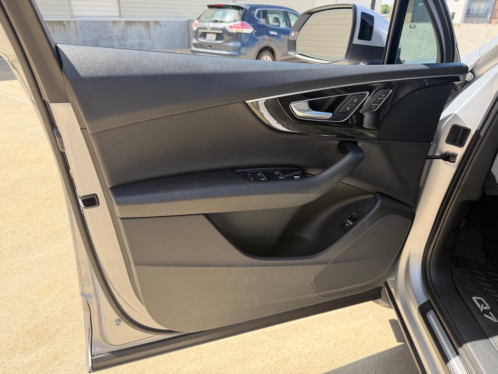 Used 2019 Audi Q7 3.0T Premium w/ Convenience Package AWD/4WD image 10