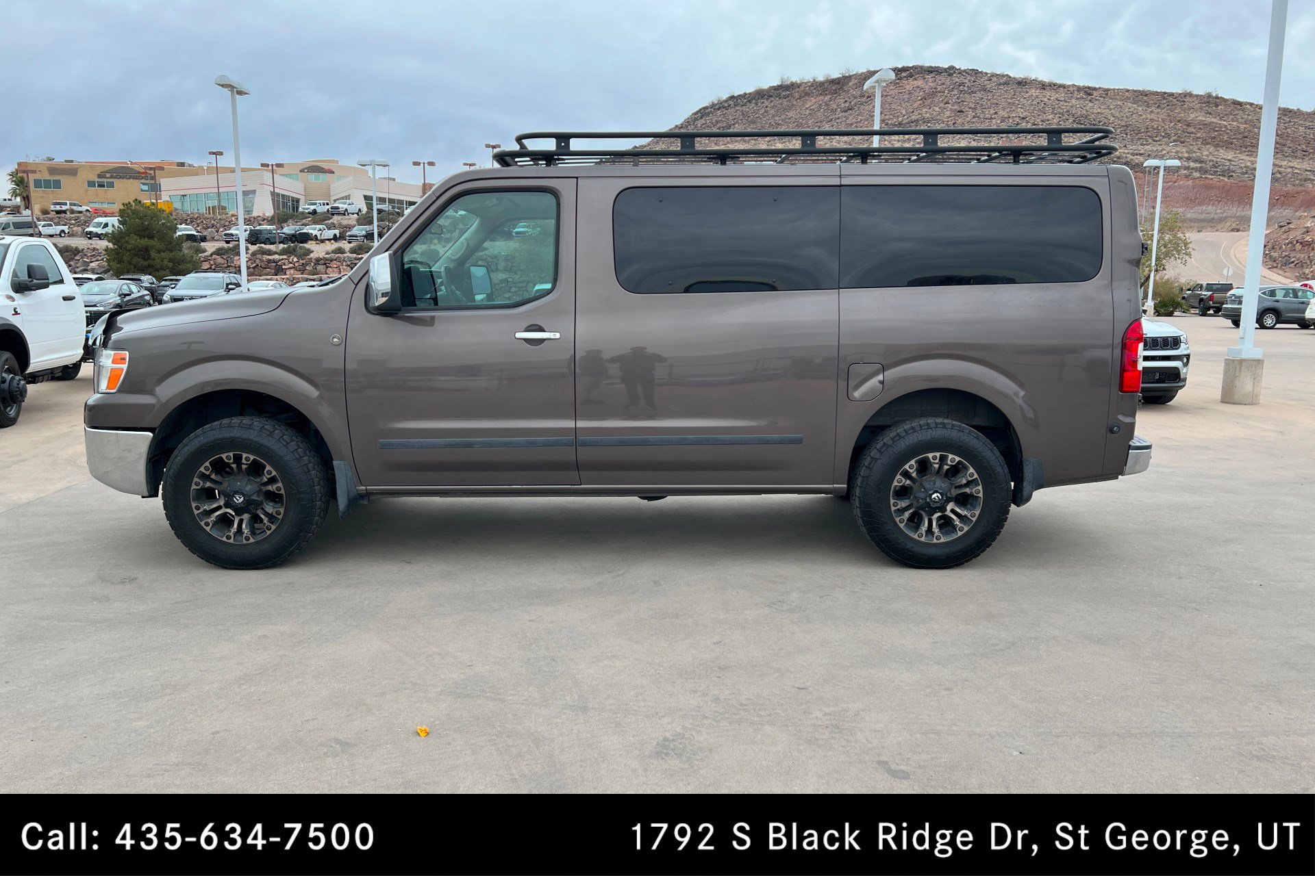 Used 2018 Nissan NV 3500 SL image 2
