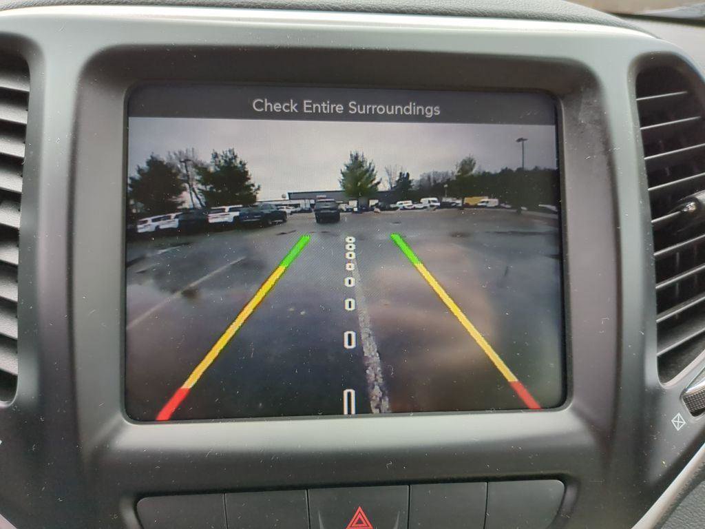 Used 2015 Jeep Cherokee Latitude w/ Cold Weather Group image 20