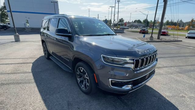 Used 2023 Jeep Wagoneer Series III w/ Preferred Equipment Group AWD/4WD image 4
