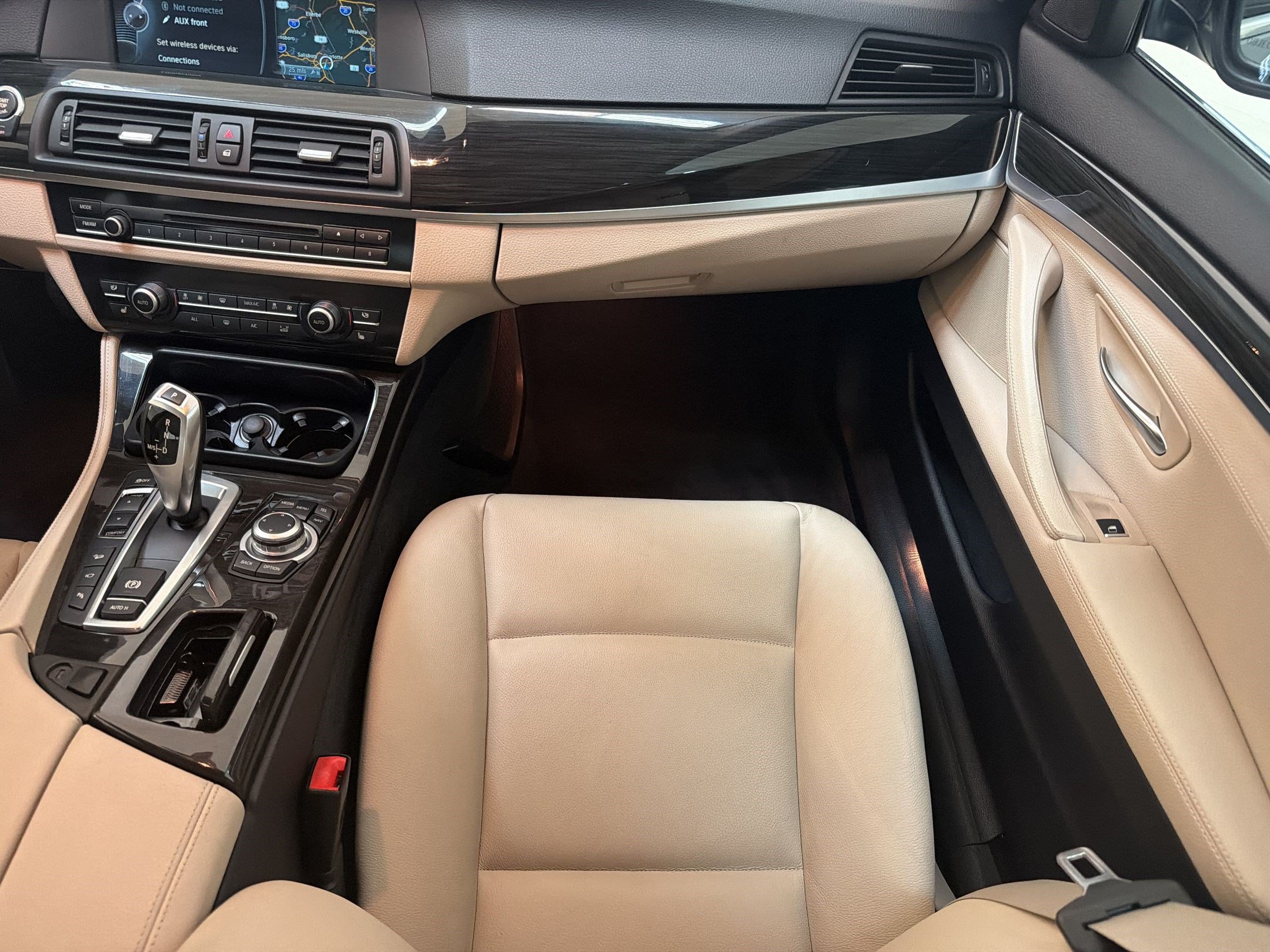 Used 2013 BMW 535i xDrive Sedan AWD/4WD image 28