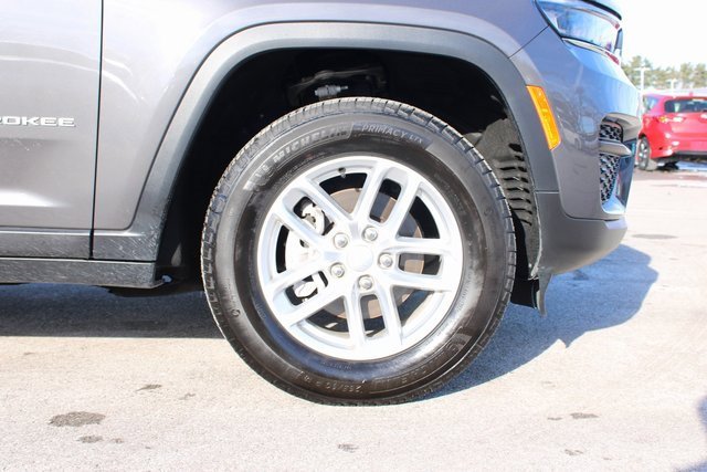 Used 2024 Jeep Grand Cherokee Laredo X w/ Luxury Tech Group I image 32