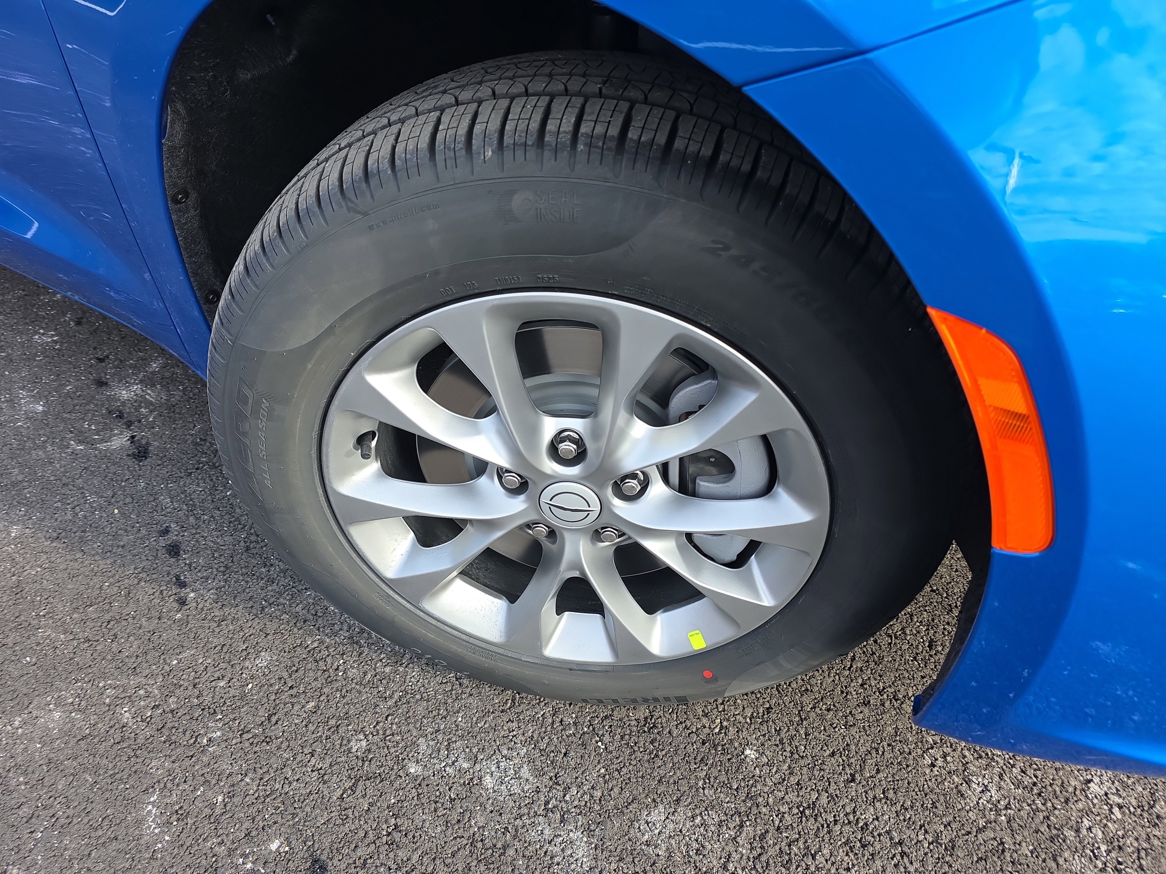 New 2026 Chrysler Pacifica Select image 30