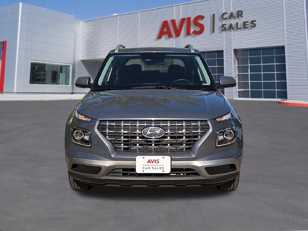 Used 2025 Hyundai Venue SEL FWD image 2