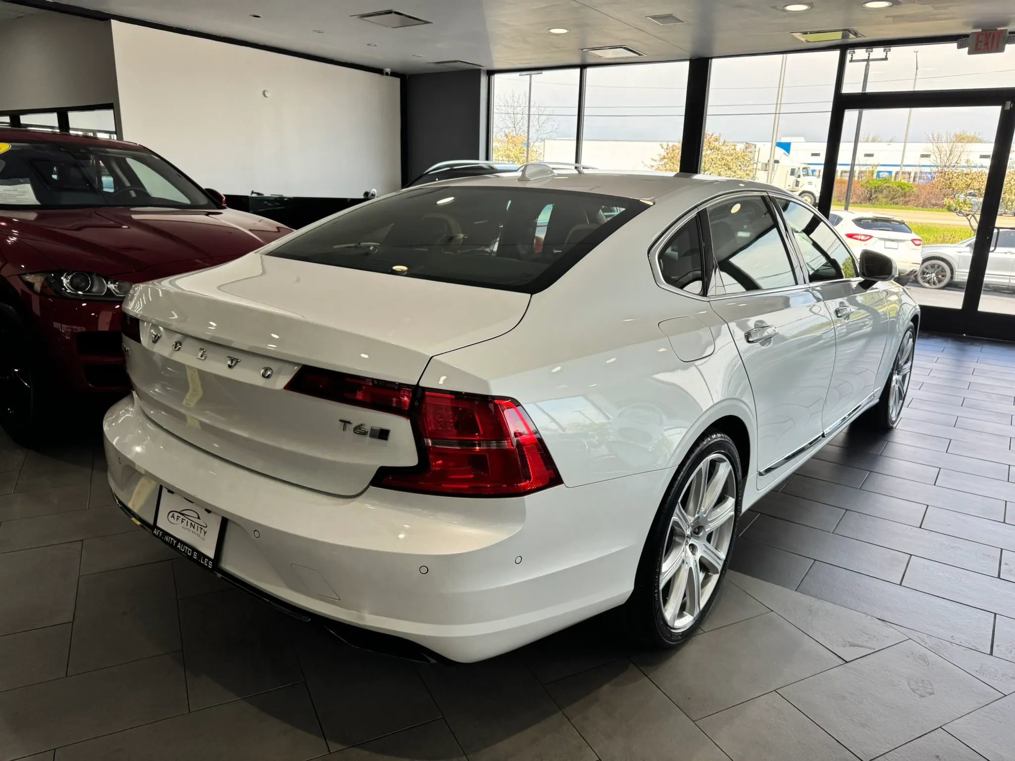 Used 2017 Volvo S90 T6 Inscription w/ Vision Package AWD/4WD image 5