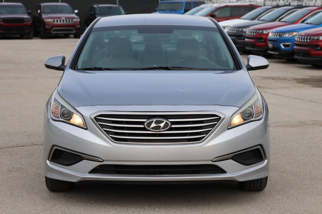 Used 2017 Hyundai Sonata SE w/ Cargo Package FWD image 5