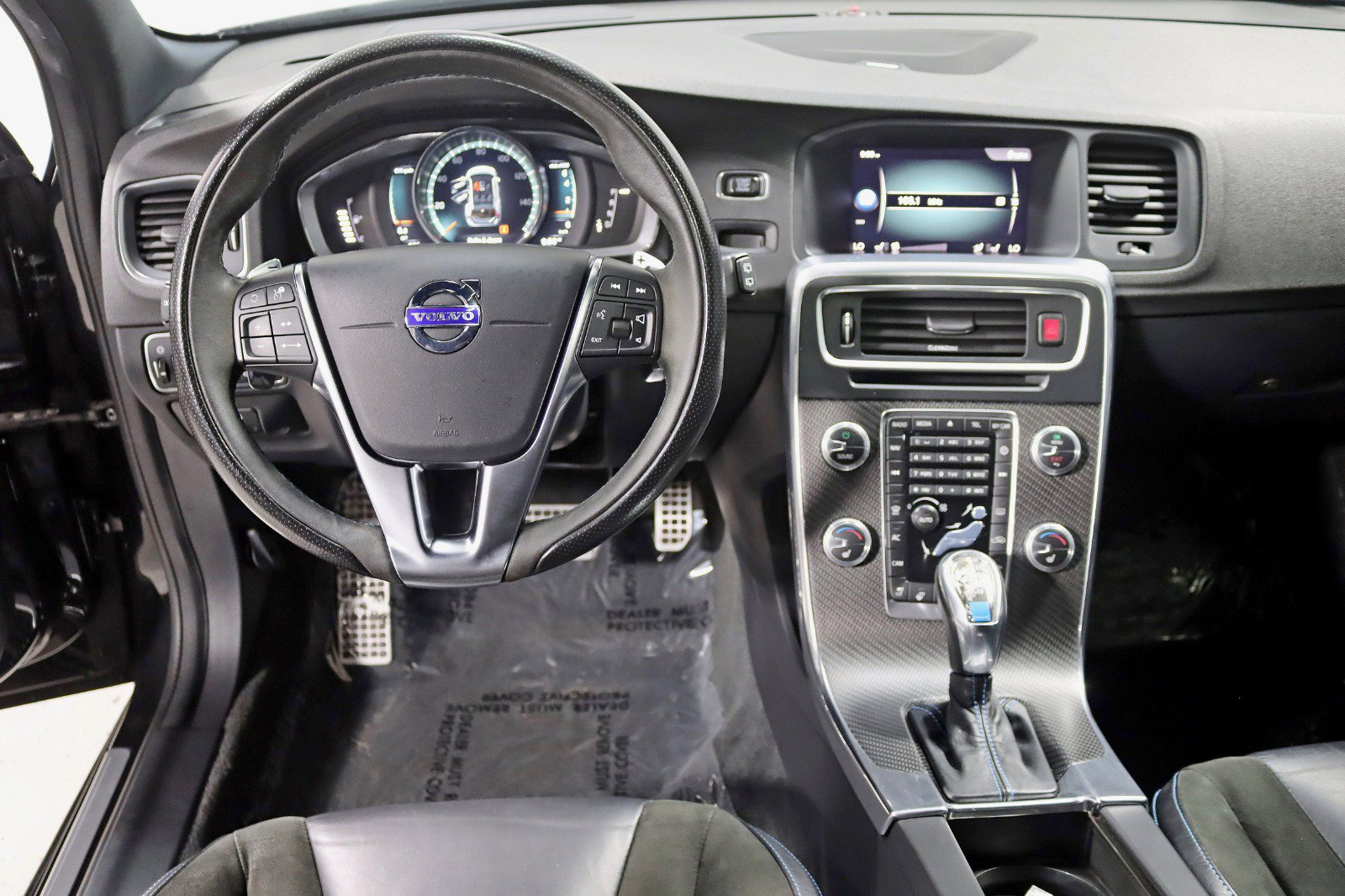 Used 2018 Volvo V60 T6 Polestar image 16