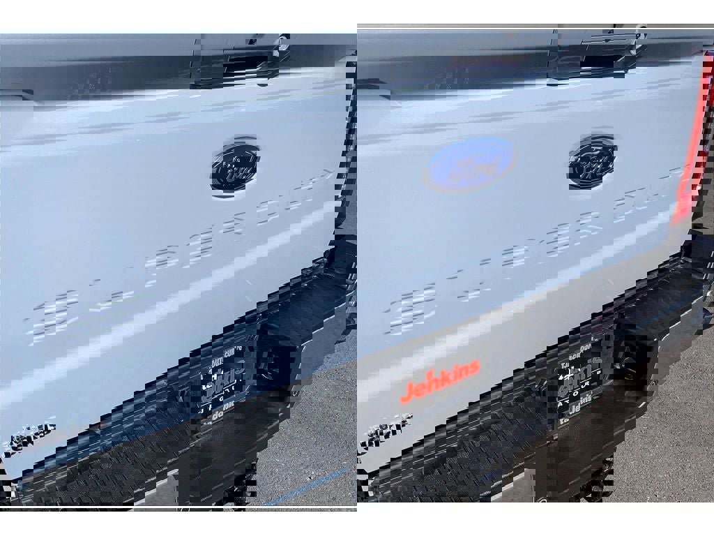 Used 2025 Ford F350 Lariat w/ FX4 Off-Road Package image 9