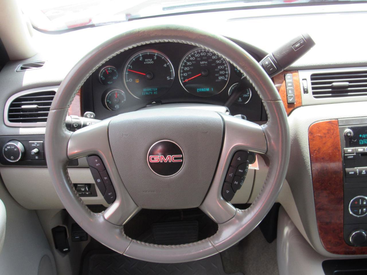 Used 2008 GMC Sierra 2500 SLT w/ Z71 Off-Road Package AWD/4WD image 21