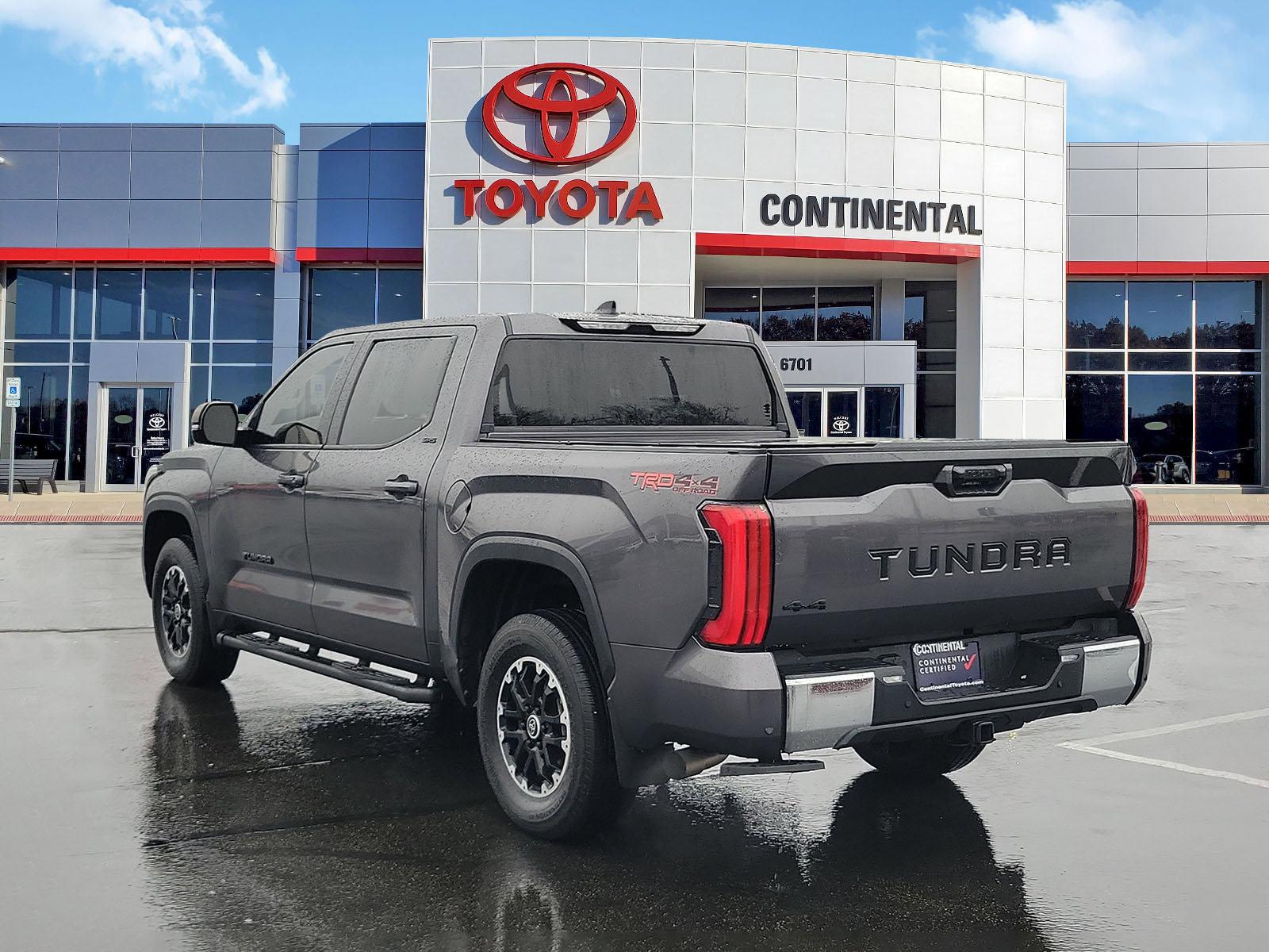 Used 2022 Toyota Tundra SR5 w/ TRD Off-Road Package image 4