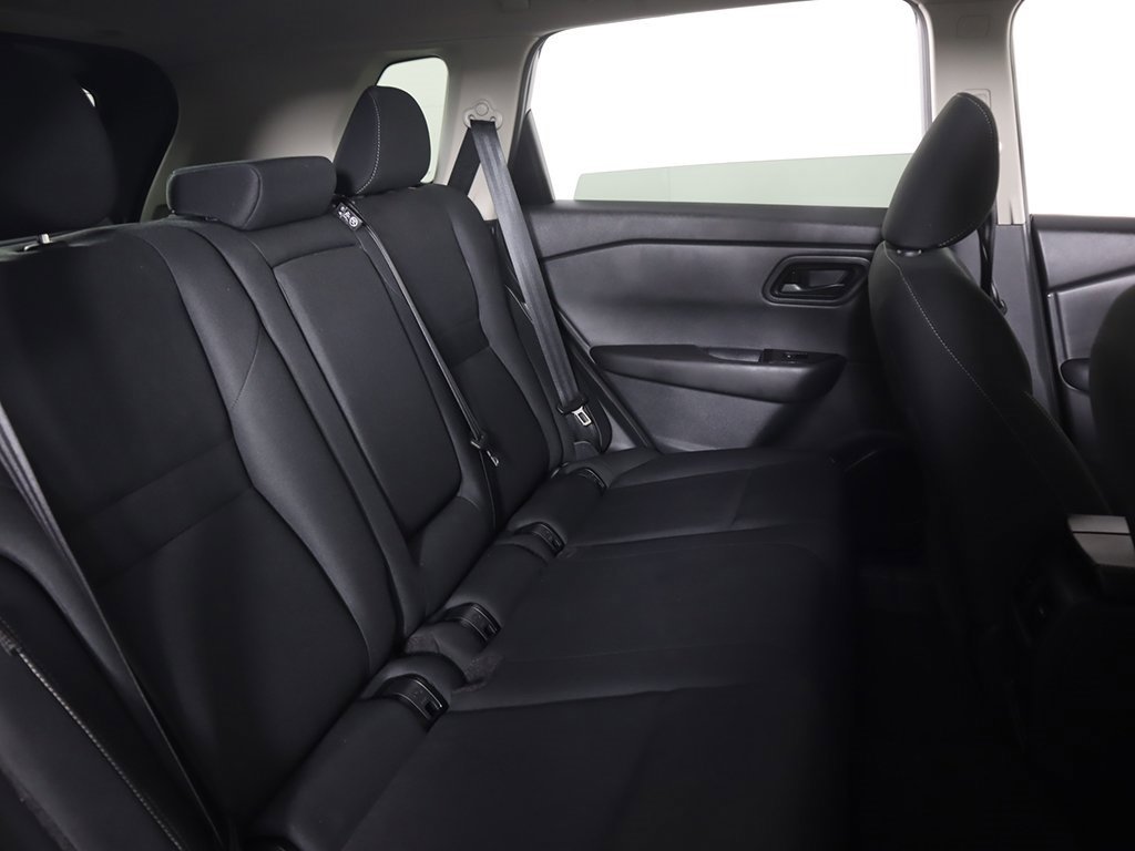 Used 2024 Nissan Rogue S image 28