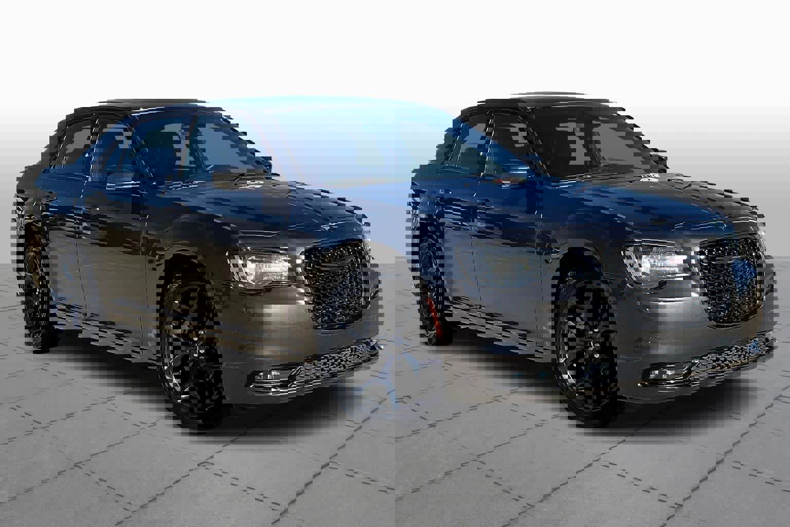 Used 2023 Chrysler 300 S image 3