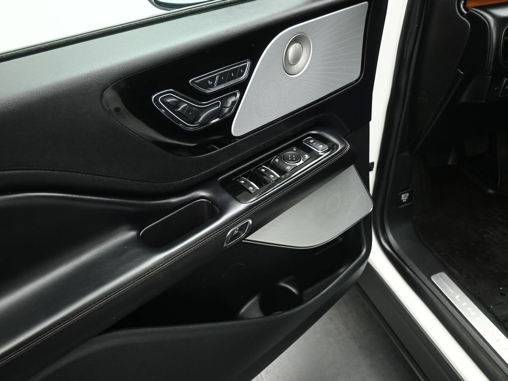 Used 2021 Lincoln Aviator Reserve w/ Equipment Group 201A image 9