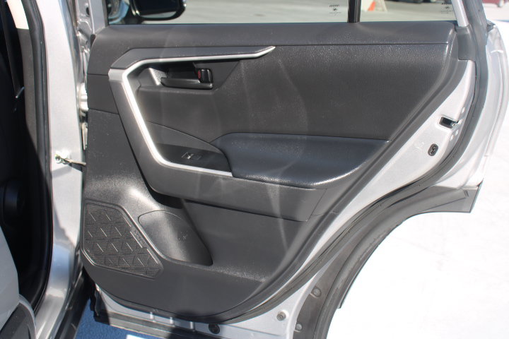Used 2023 Toyota RAV4 LE AWD/4WD image 15