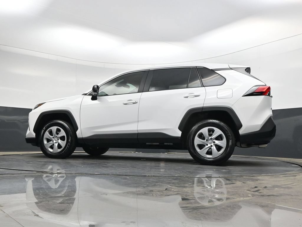 Used 2025 Toyota RAV4 LE FWD image 30