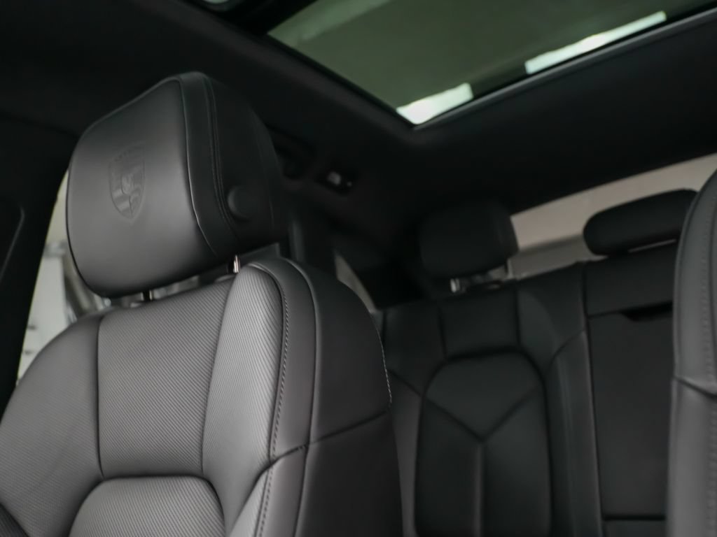New 2026 Porsche Macan Turbo AWD/4WD image 34