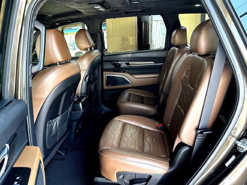Used 2021 Kia Telluride SX w/ SX Prestige Package image 32