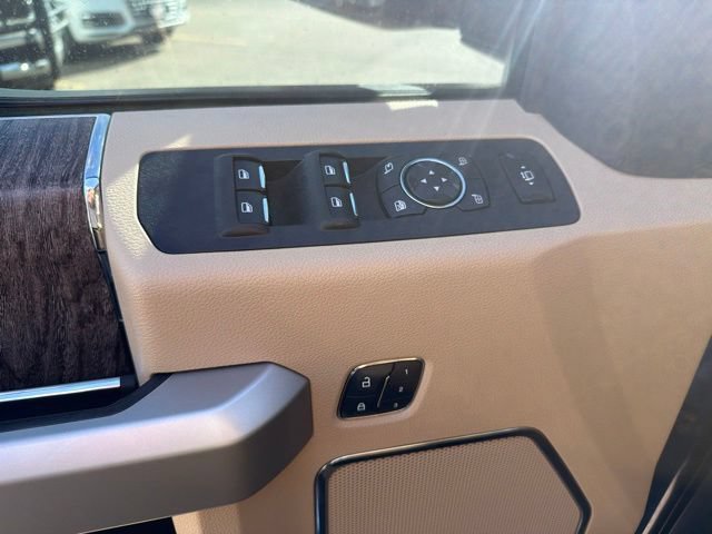 Used 2018 Ford F350 4x4 Crew Cab Super Duty image 16