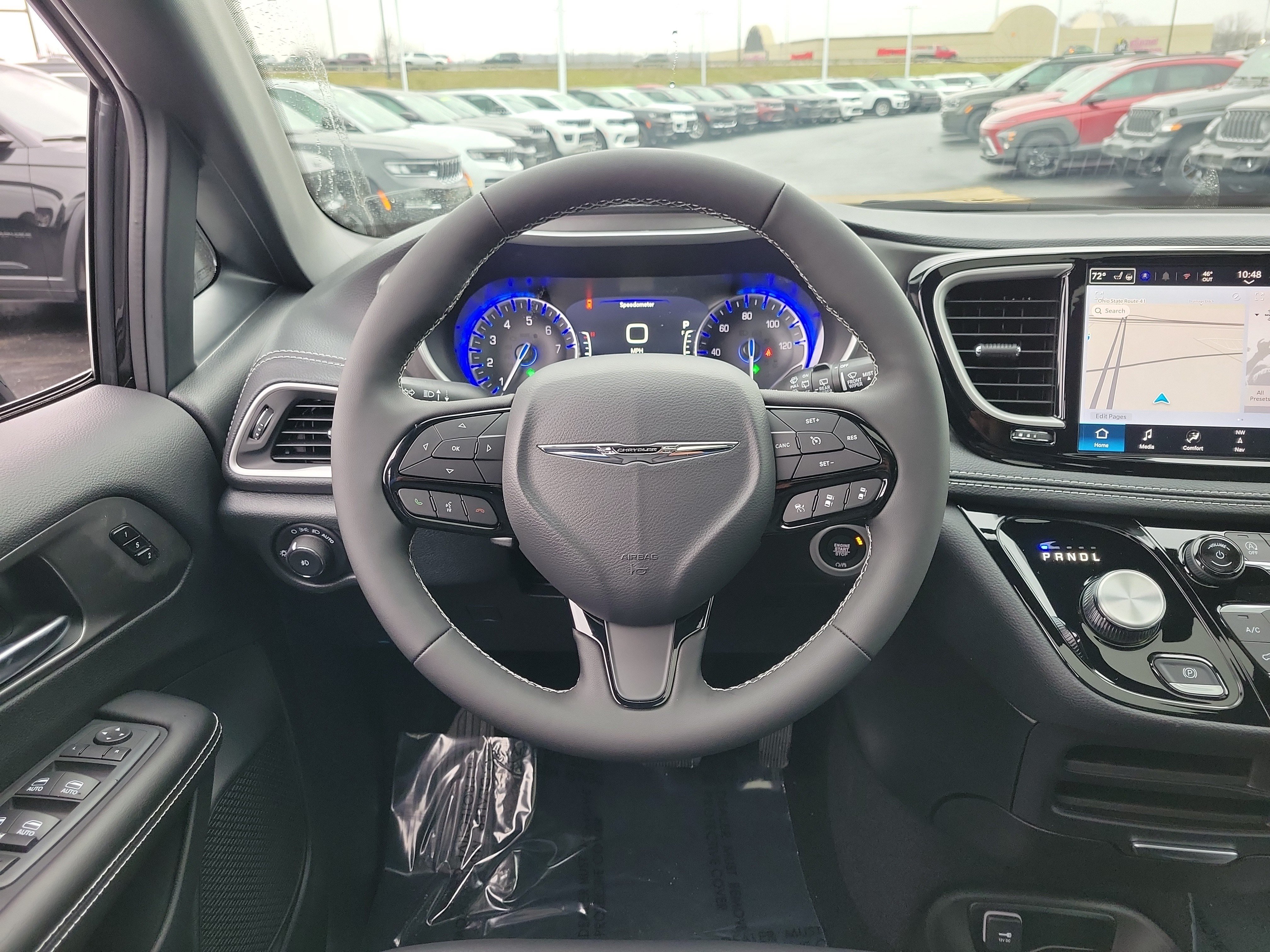 New 2026 Chrysler Pacifica Select FWD image 8