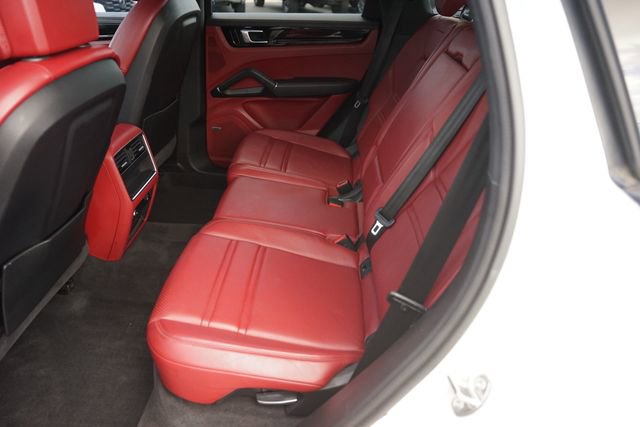 Used 2019 Porsche Cayenne AWD/4WD image 13