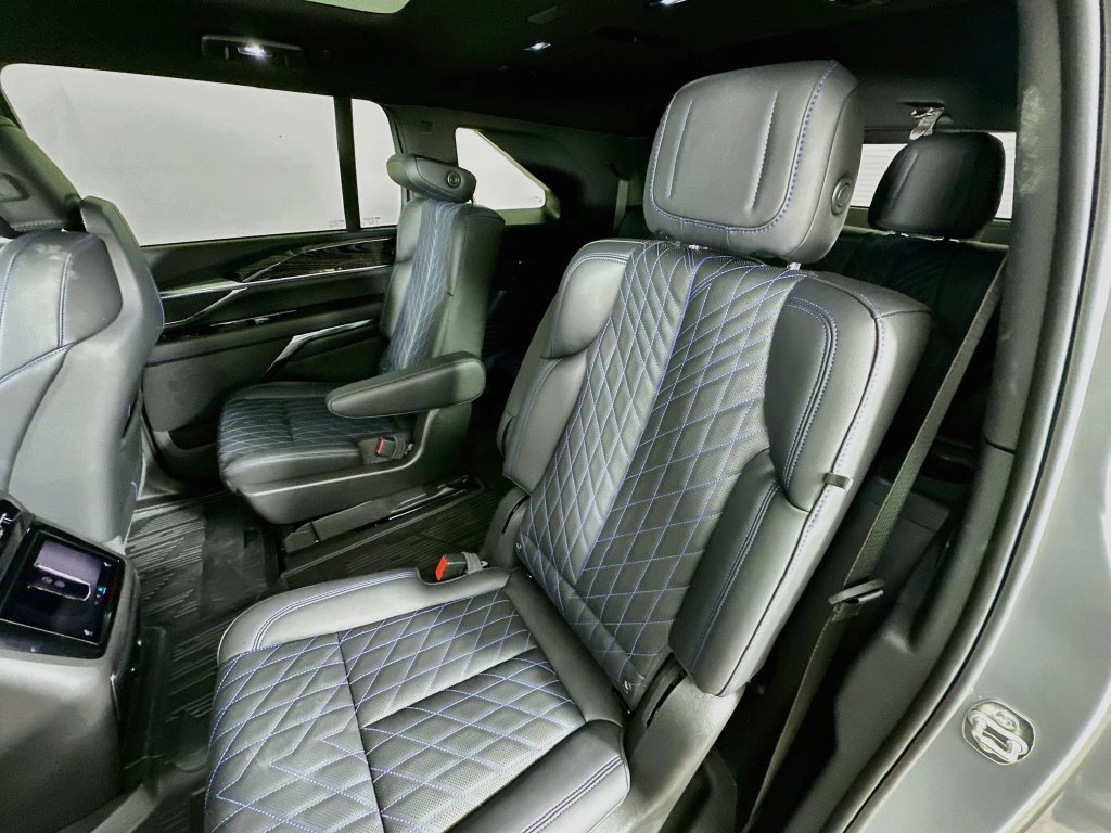New 2026 Cadillac Escalade IQ Sport 1 w/ LPO, Floor Liner Package AWD/4WD image 29