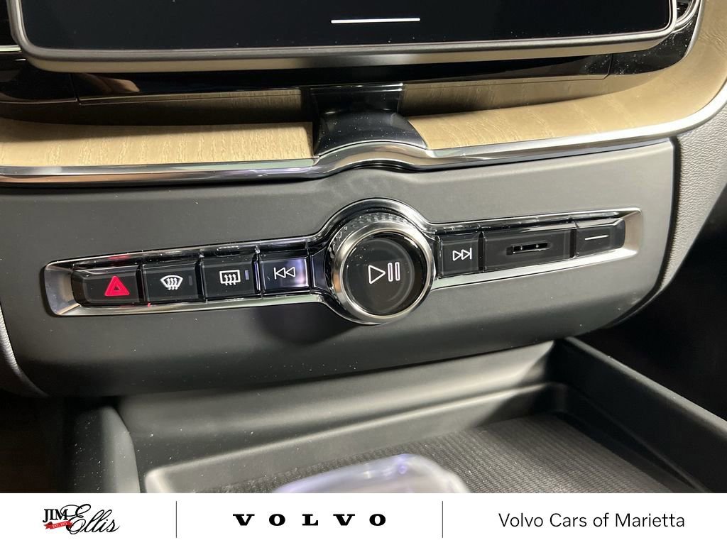 New 2026 Volvo XC60 B5 Plus w/ Protection Package Premier image 15