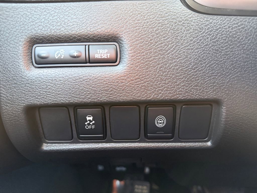 Used 2023 Nissan Murano SV image 19