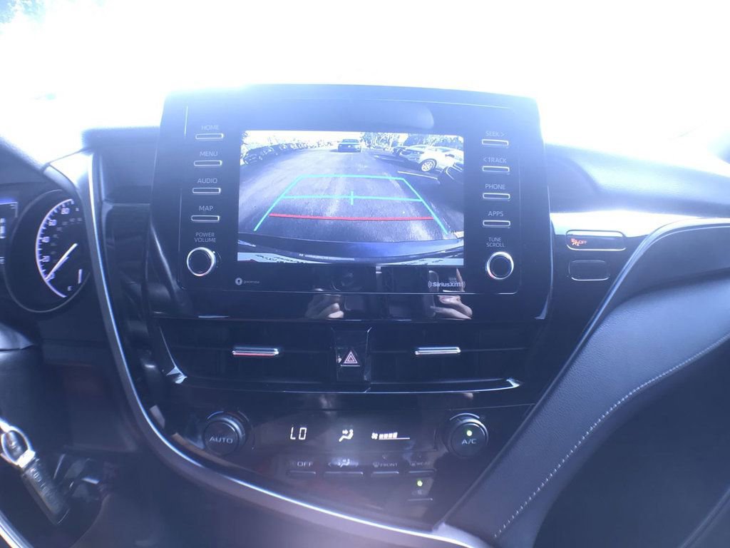 Used 2021 Toyota Camry SE image 18