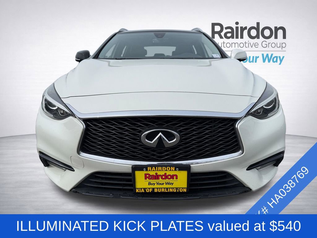 Used 2017 INFINITI QX30 Premium image 2