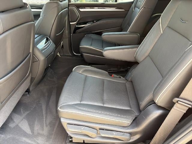 Certified 2025 Cadillac Escalade Premium Luxury AWD/4WD image 22