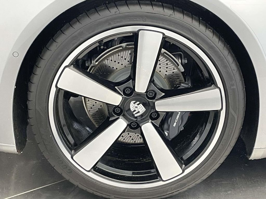 Used 2026 Porsche 911 Carrera image 13