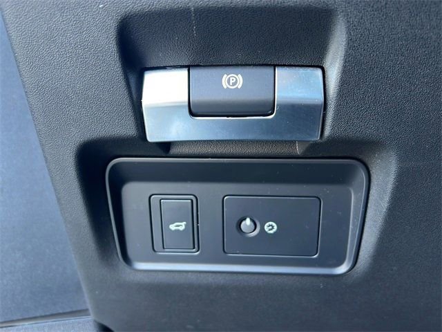 Used 2020 Land Rover Range Rover Evoque R-Dynamic SE image 23