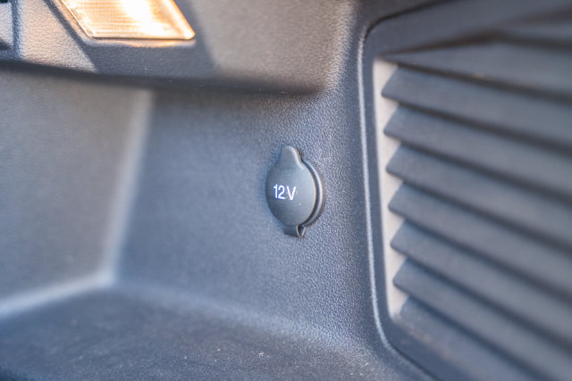 Used 2017 Ford C-MAX Energi Titanium FWD image 15