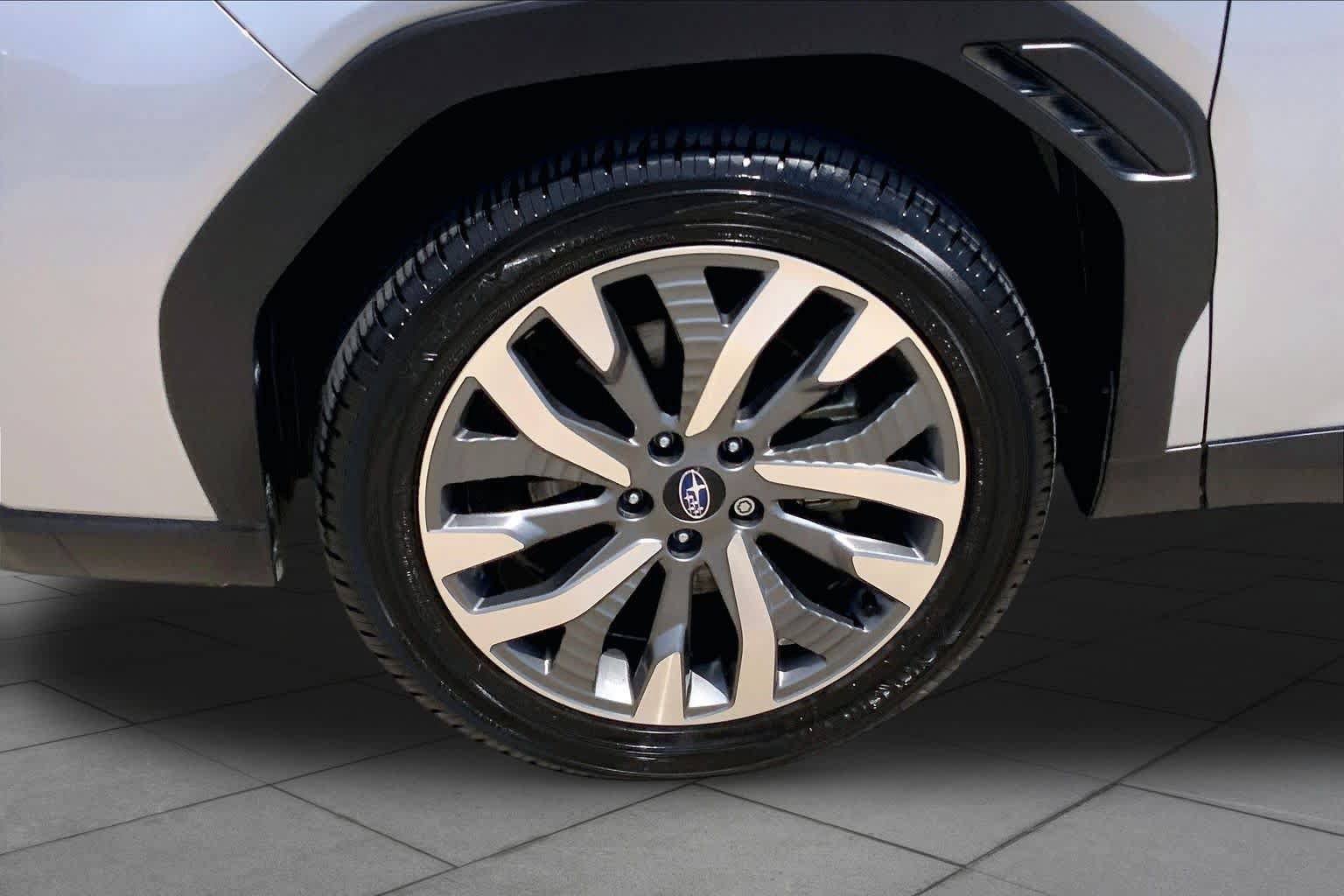 Used 2025 Subaru Forester Touring AWD/4WD image 10