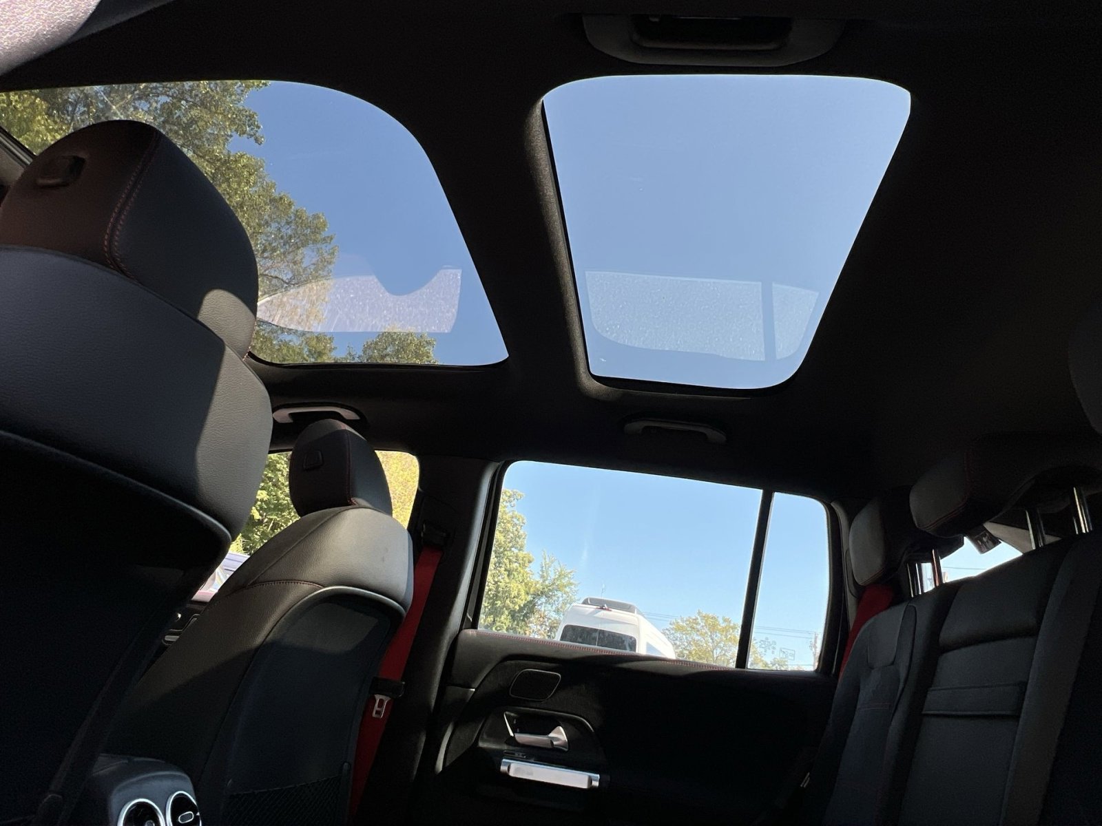 New 2025 Mercedes-Benz GLB 35 AMG 4MATIC image 22