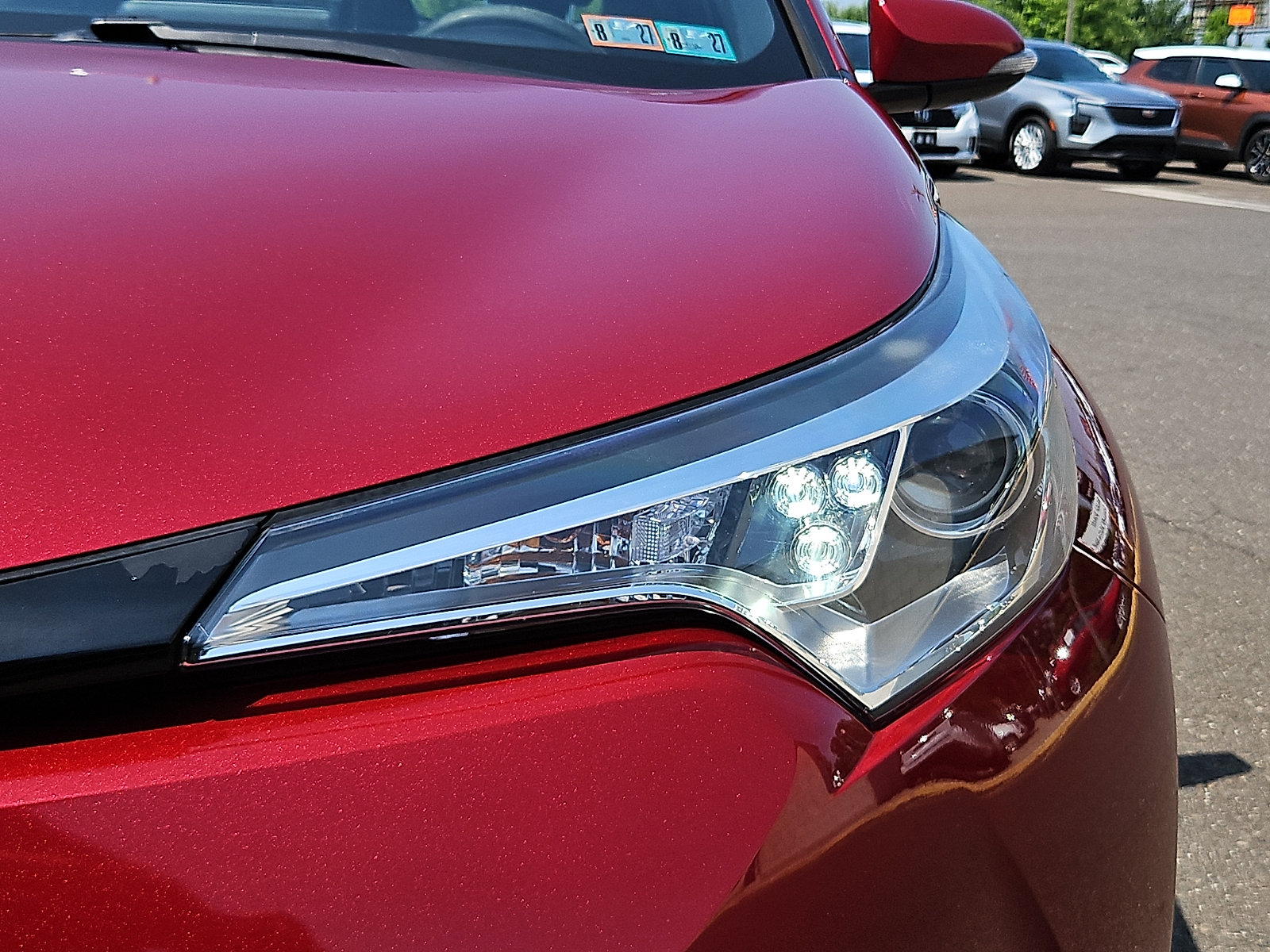 Used 2018 Toyota C-HR XLE FWD image 9