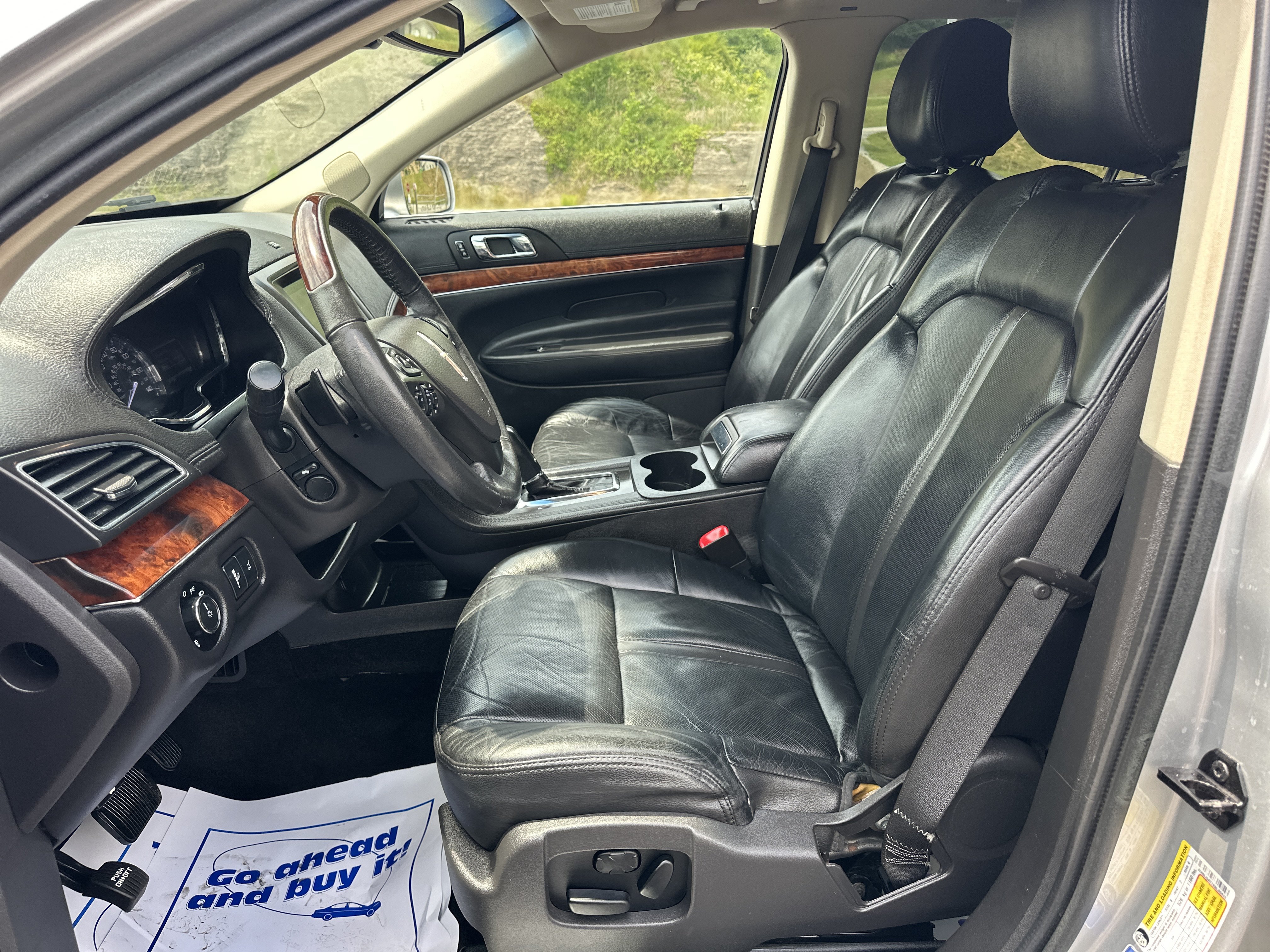 Used 2019 Lincoln MKT AWD image 20