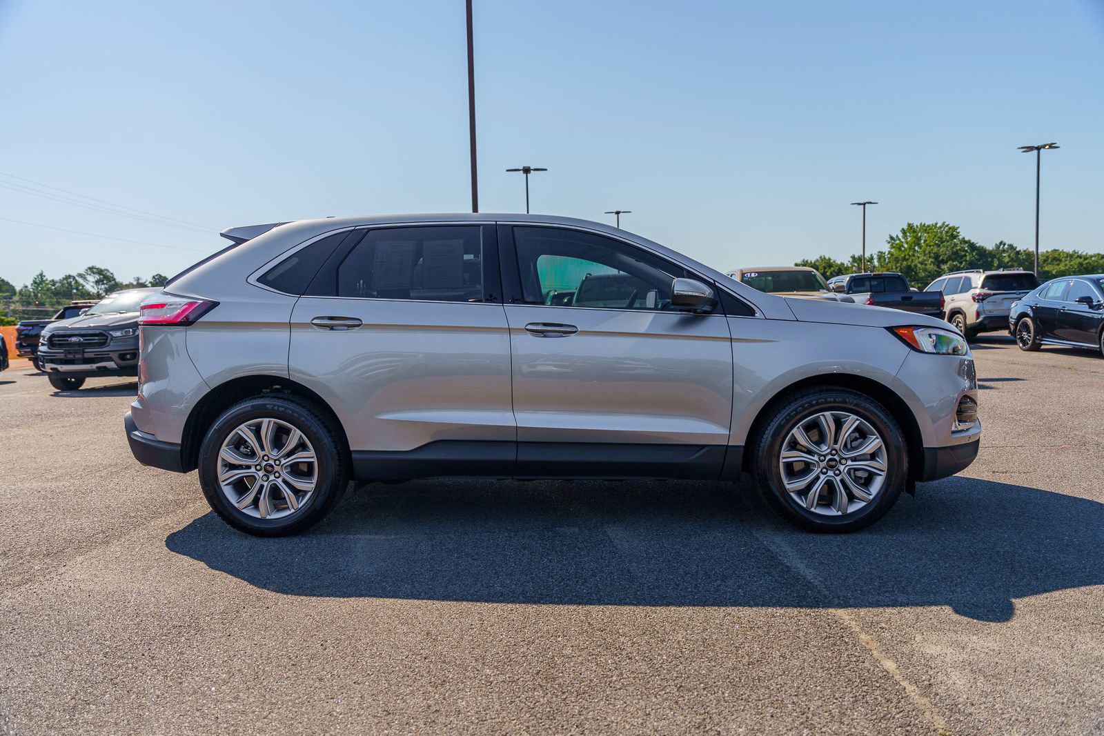 Used 2023 Ford Edge Titanium AWD/4WD image 8