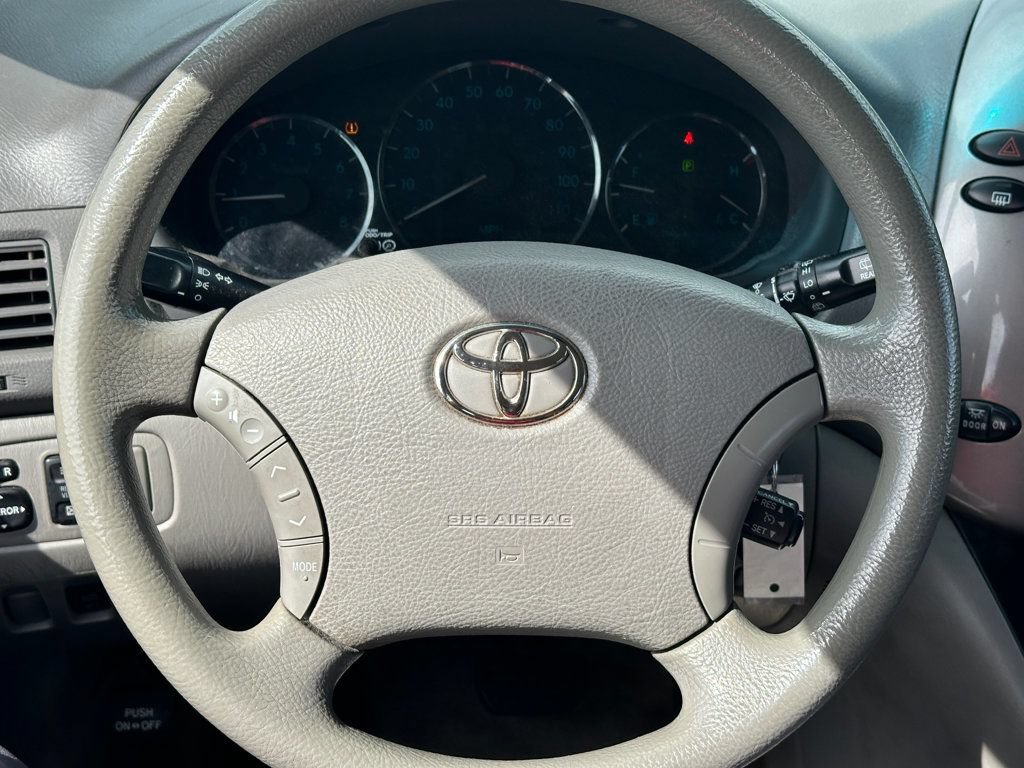 Used 2008 Toyota Sienna LE FWD image 16