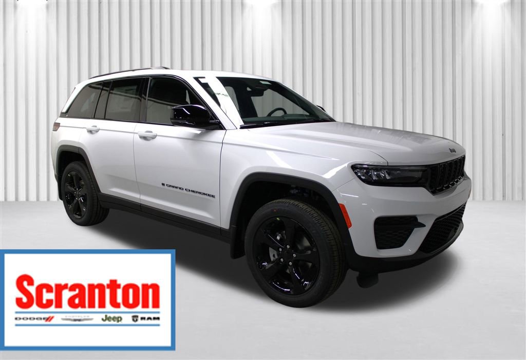 New 2025 Jeep Grand Cherokee Laredo image 1