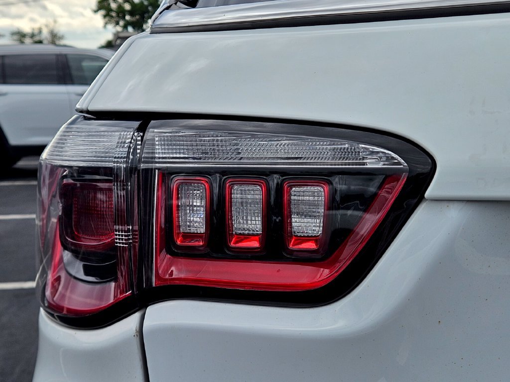 Used 2022 Jeep Compass Limited AWD/4WD image 9