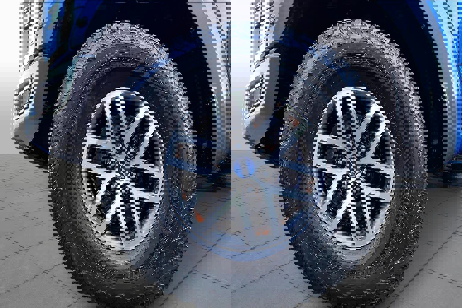 Used 2017 Ford F150 Raptor w/ Equipment Group 802A Luxury image 11