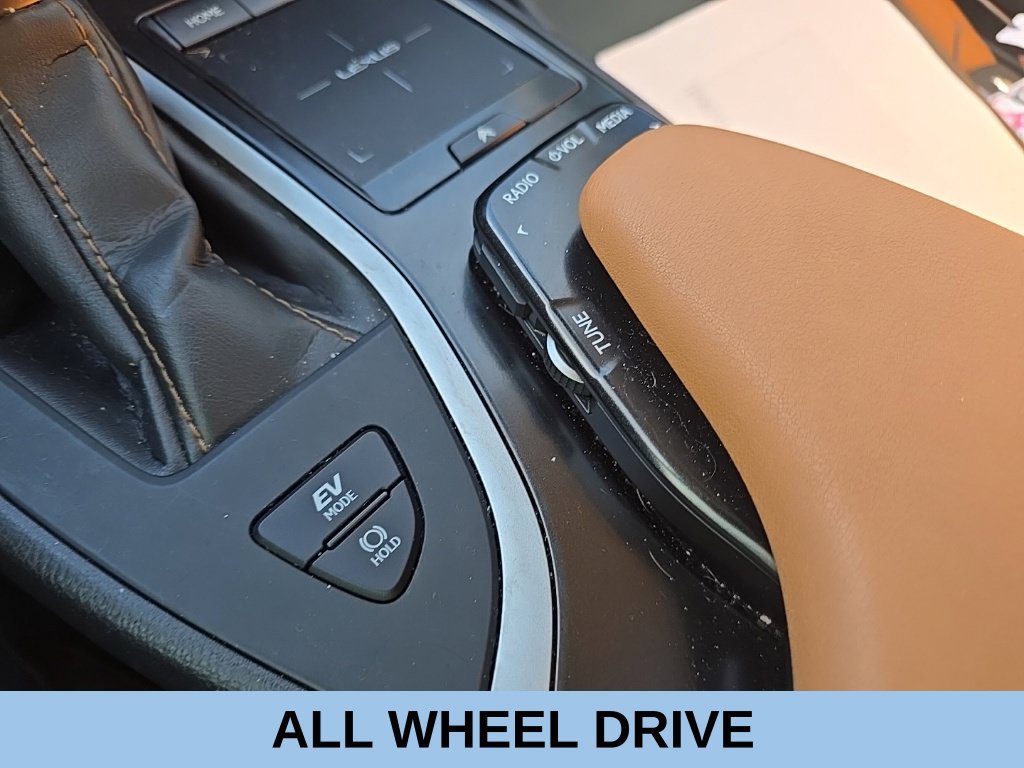 Used 2020 Lexus UX 250h w/ Accessory Package AWD/4WD image 18