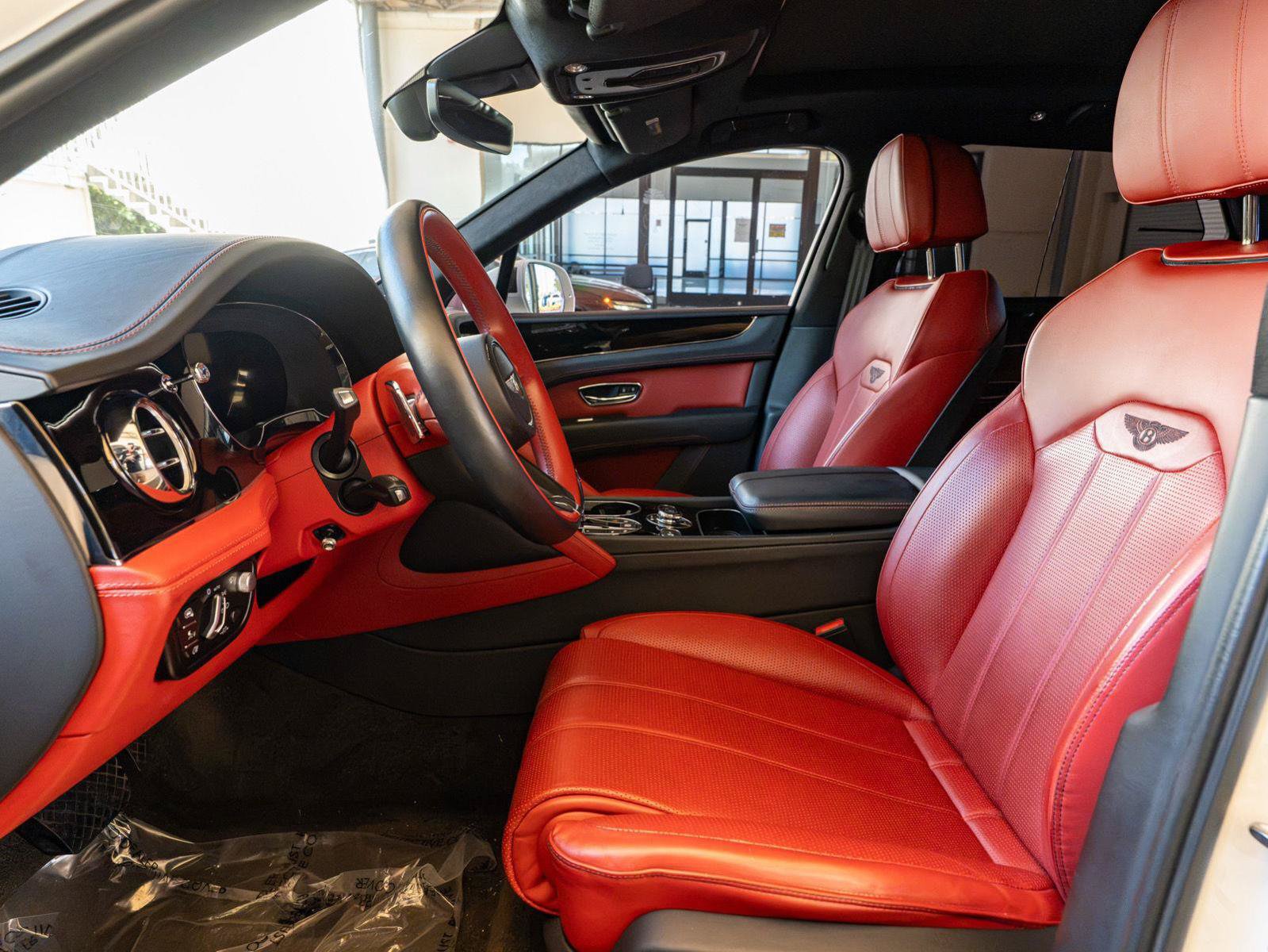 Used 2023 Bentley Bentayga AWD/4WD image 10