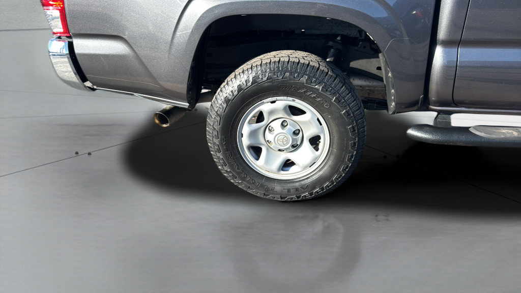 Used 2016 Toyota Tacoma SR5 w/ Towing Package RWD image 35