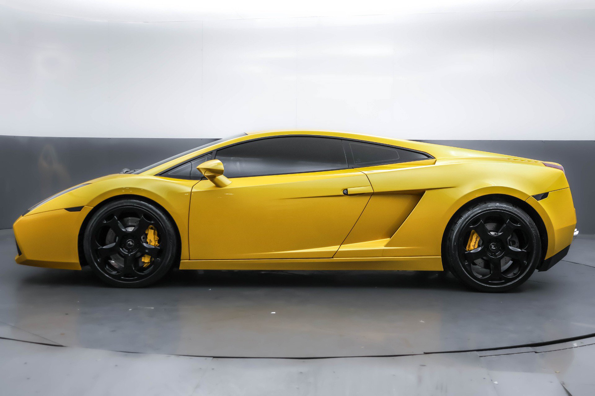 Used 2004 Lamborghini Gallardo AWD/4WD image 2
