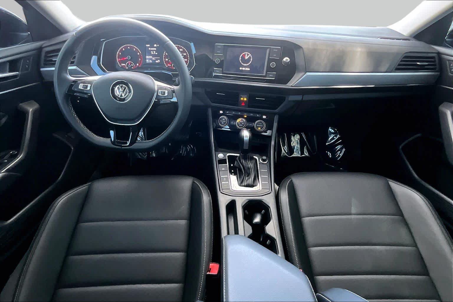 Used 2021 Volkswagen Jetta SE FWD image 16